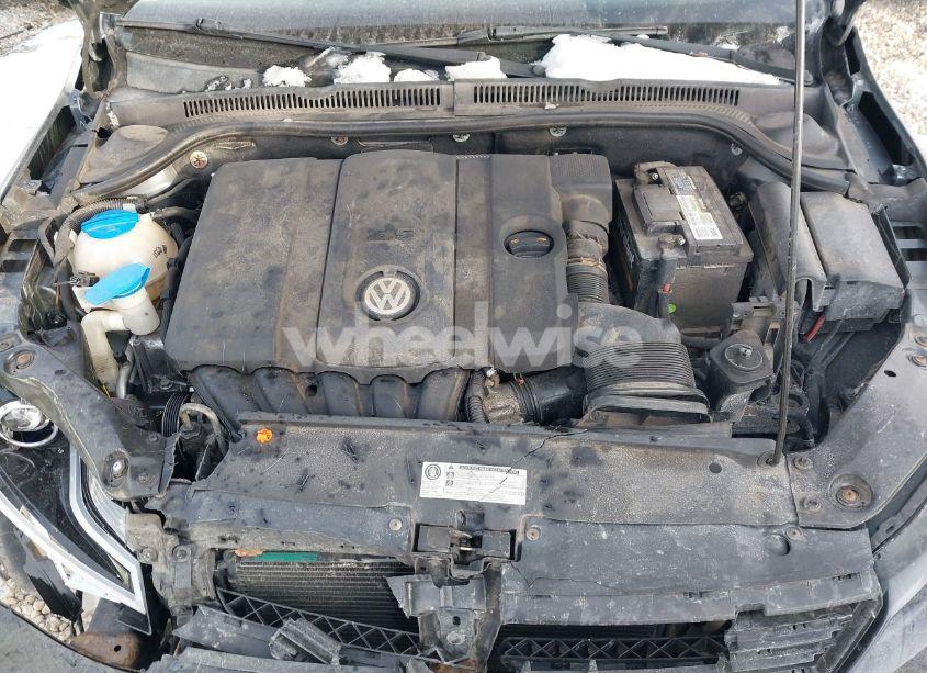 Photo 10 of 2011 Volkswagen Jetta 2.5L SE (VIN 3VWBZ7AJ0BM399343)