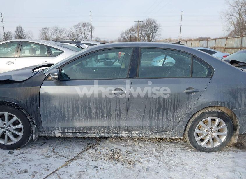 Photo 14 of 2011 Volkswagen Jetta 2.5L SE (VIN 3VWBZ7AJ0BM399343)