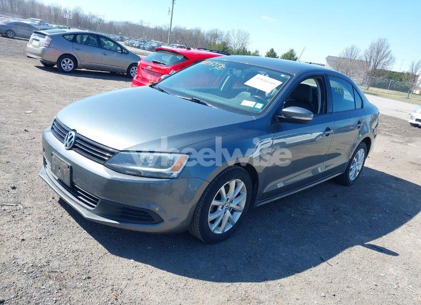 Photo 2 of 2011 Volkswagen Jetta 2.5L SE (VIN 3VWBZ7AJ1BM027204)