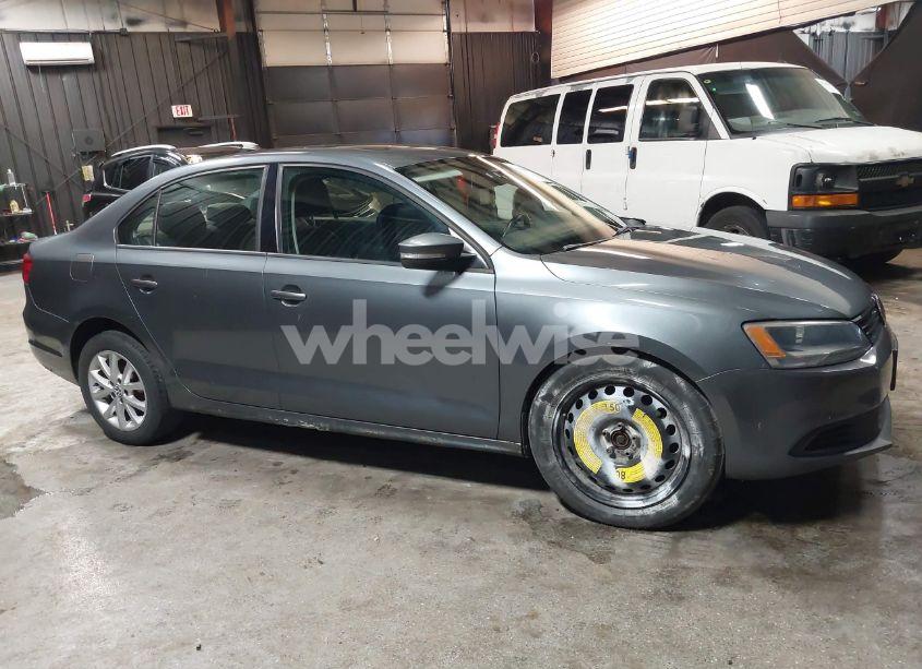 Photo 13 of 2011 Volkswagen Jetta 2.5L SE (VIN 3VWBZ7AJ2BM326488)