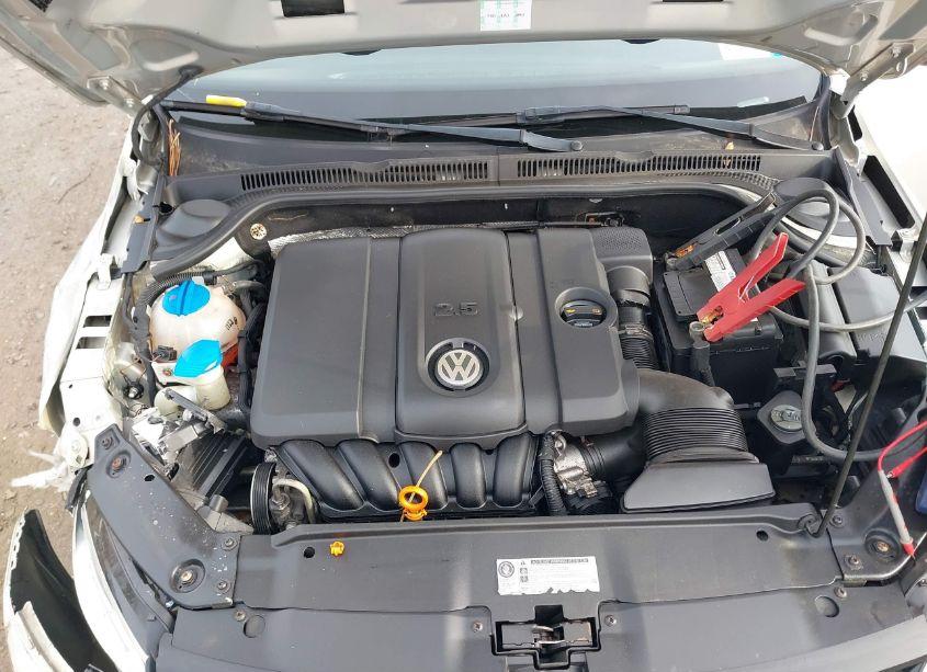 Photo 10 of 2011 Volkswagen Jetta 2.5L SE (VIN 3VWBZ7AJ2BM326491)