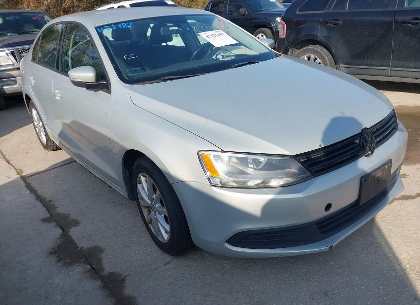 2011 Volkswagen Jetta 2.5L SE (VIN 3VWBZ7AJ4BM322846) main photo
