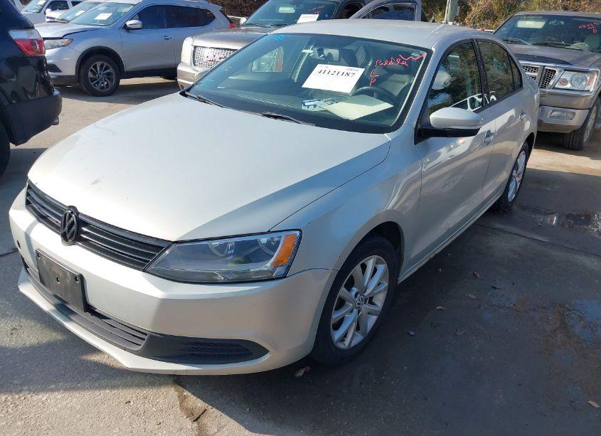 Photo 2 of 2011 Volkswagen Jetta 2.5L SE (VIN 3VWBZ7AJ4BM322846)