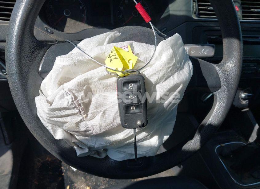 Photo 11 of 2011 Volkswagen Jetta 2.5L SE (VIN 3VWBZ7AJ5BM351210)