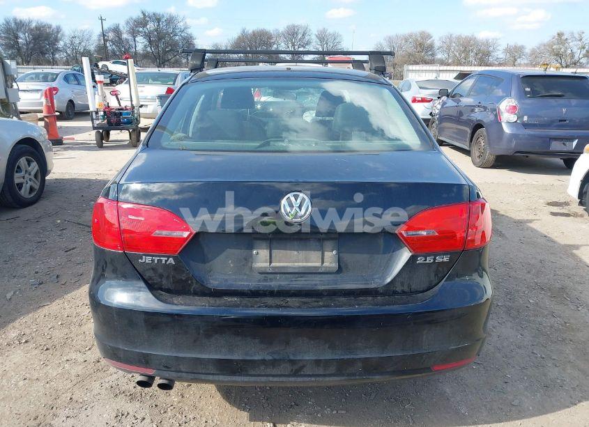 Photo 17 of 2011 Volkswagen Jetta 2.5L SE (VIN 3VWBZ7AJ5BM351210)