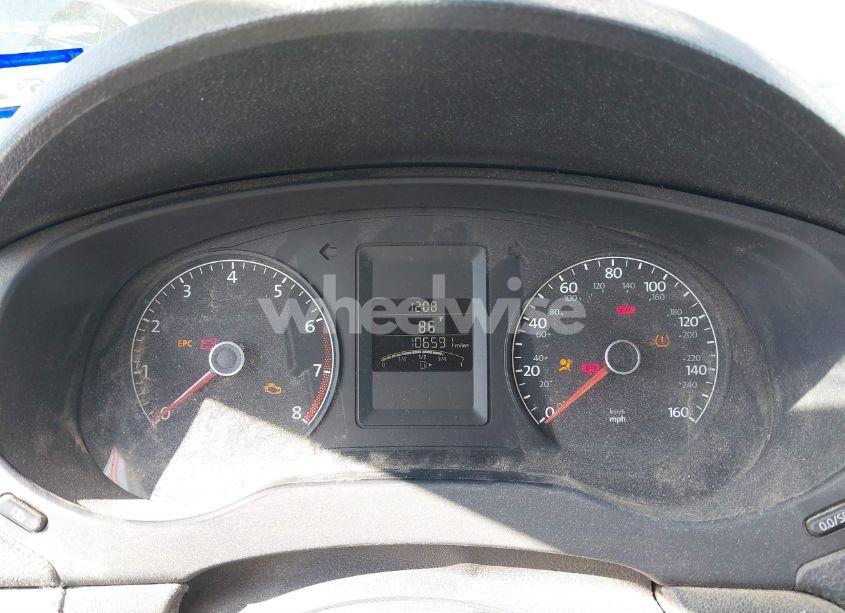 Photo 7 of 2011 Volkswagen Jetta 2.5L SE (VIN 3VWBZ7AJ5BM351210)