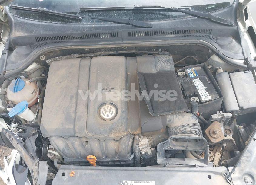 Photo 10 of 2011 Volkswagen Jetta 2.5L SE (VIN 3VWBZ7AJ5BM396034)