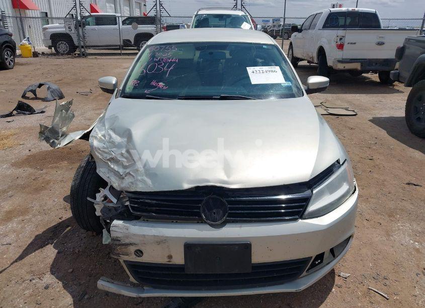 Photo 12 of 2011 Volkswagen Jetta 2.5L SE (VIN 3VWBZ7AJ5BM396034)