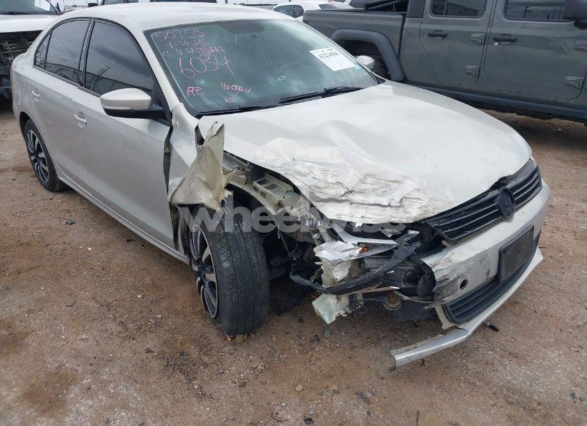 Photo 6 of 2011 Volkswagen Jetta 2.5L SE (VIN 3VWBZ7AJ5BM396034)