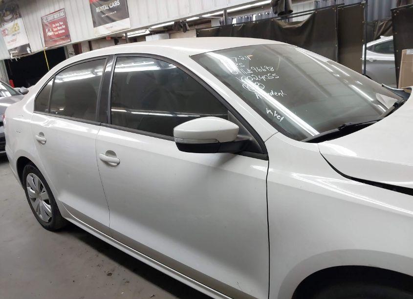 Photo 14 of 2011 Volkswagen Jetta 2.5L SE (VIN 3VWBZ7AJ6BM024055)