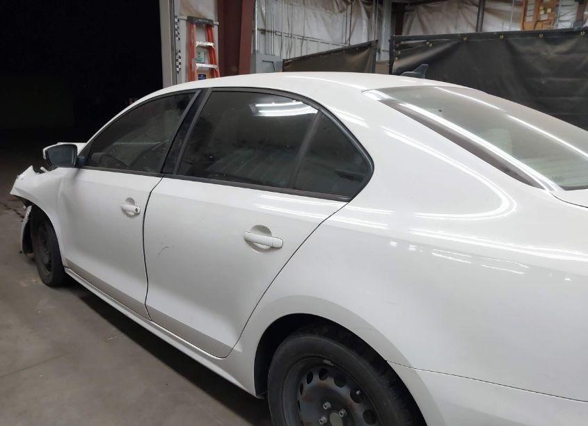 Photo 15 of 2011 Volkswagen Jetta 2.5L SE (VIN 3VWBZ7AJ6BM024055)