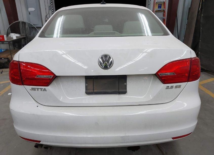 Photo 17 of 2011 Volkswagen Jetta 2.5L SE (VIN 3VWBZ7AJ6BM024055)