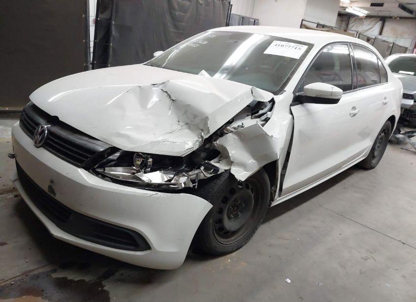 Photo 2 of 2011 Volkswagen Jetta 2.5L SE (VIN 3VWBZ7AJ6BM024055)