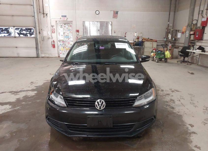 Photo 12 of 2011 Volkswagen Jetta 2.5L SE (VIN 3VWBZ7AJ7BM364928)