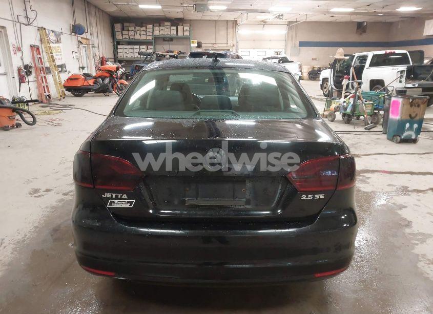 Photo 16 of 2011 Volkswagen Jetta 2.5L SE (VIN 3VWBZ7AJ7BM364928)