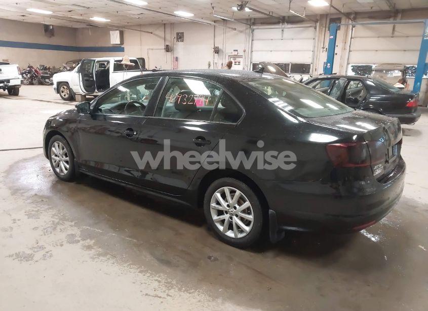 Photo 3 of 2011 Volkswagen Jetta 2.5L SE (VIN 3VWBZ7AJ7BM364928)