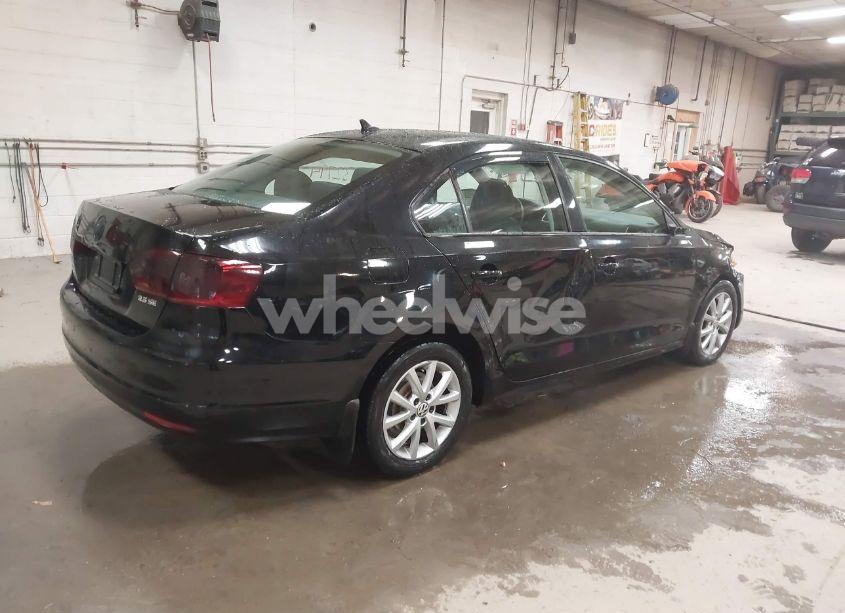 Photo 4 of 2011 Volkswagen Jetta 2.5L SE (VIN 3VWBZ7AJ7BM364928)