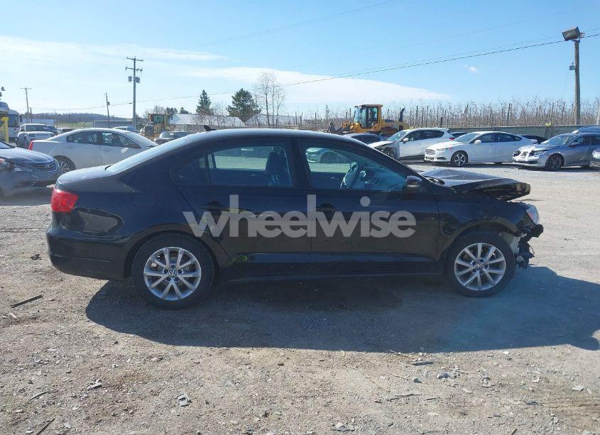 Photo 13 of 2011 Volkswagen Jetta 2.5L SE (VIN 3VWBZ7AJ9BM084069)