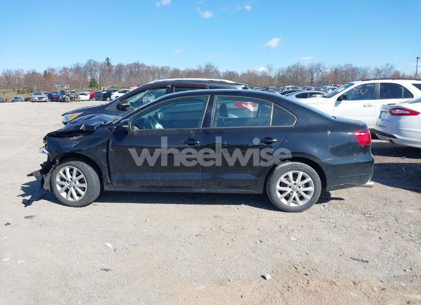 Photo 14 of 2011 Volkswagen Jetta 2.5L SE (VIN 3VWBZ7AJ9BM084069)
