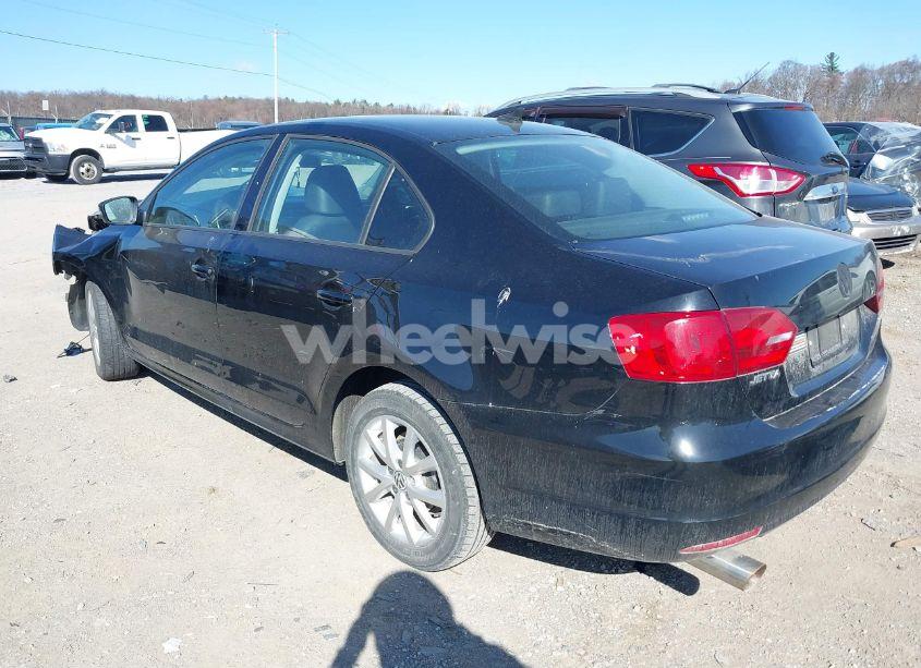 Photo 3 of 2011 Volkswagen Jetta 2.5L SE (VIN 3VWBZ7AJ9BM084069)