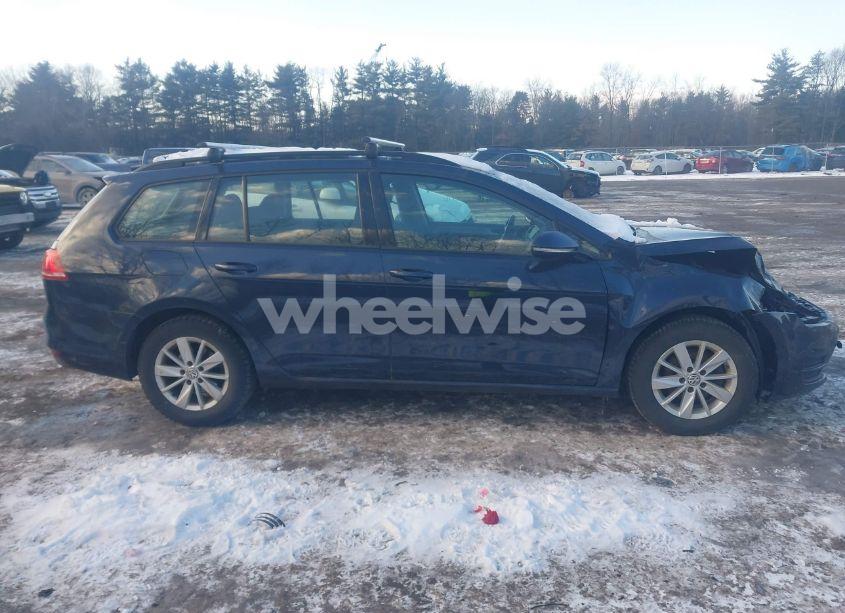 Photo 13 of 2017 Volkswagen Golf SPORTWAGEN TSI S (VIN 3VWC17AU0HM502498)