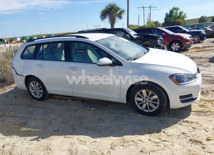 Photo 13 of 2017 Volkswagen Golf SPORTWAGEN TSI S (VIN 3VWC17AU1HM506561)