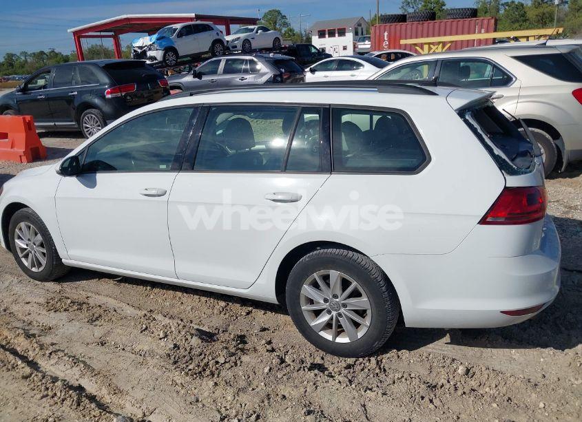 Photo 14 of 2017 Volkswagen Golf SPORTWAGEN TSI S (VIN 3VWC17AU1HM506561)
