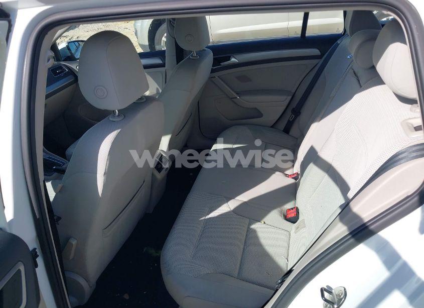 Photo 8 of 2017 Volkswagen Golf SPORTWAGEN TSI S (VIN 3VWC17AU1HM506561)