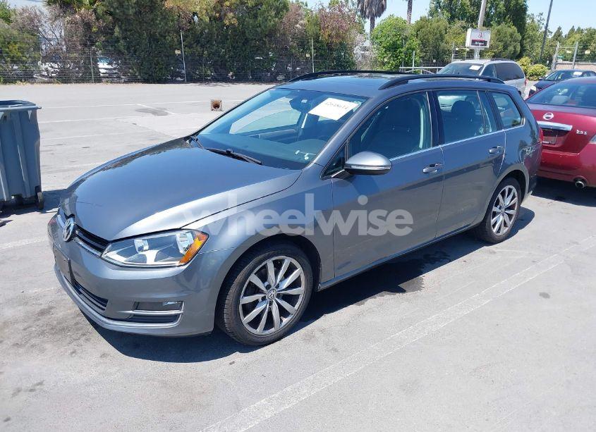 Photo 2 of 2017 Volkswagen Golf SPORTWAGEN TSI SE (VIN 3VWC17AU2HM501031)
