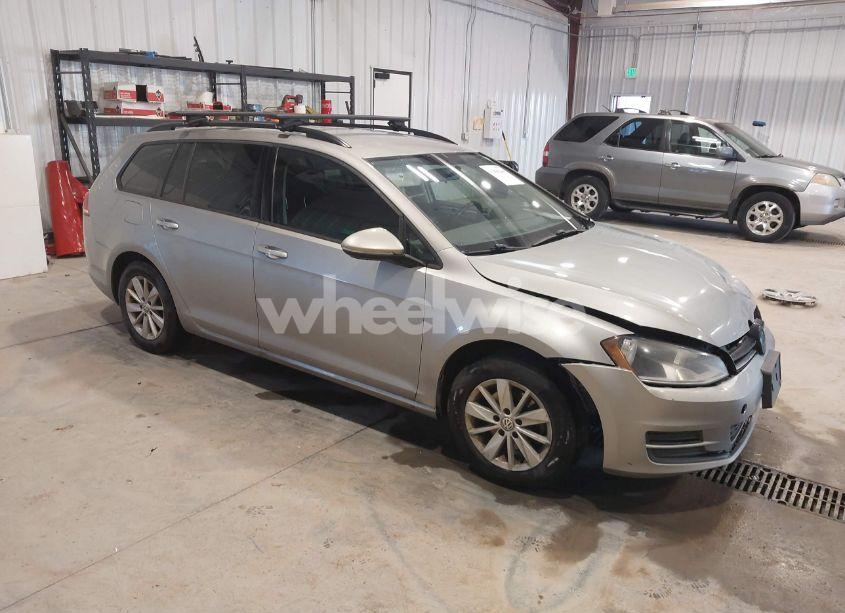2017 Volkswagen Golf SPORTWAGEN TSI S (VIN 3VWC17AU2HM504320) main photo
