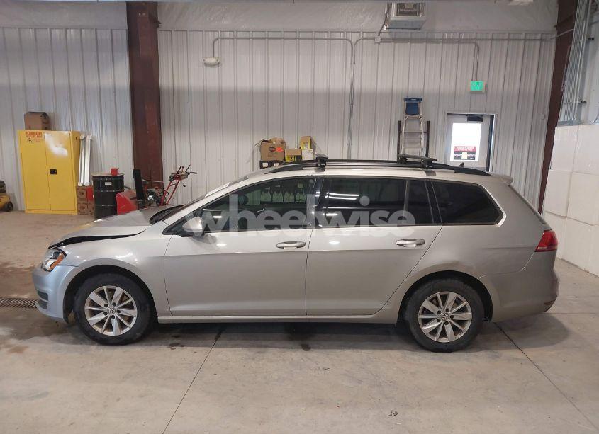 Photo 14 of 2017 Volkswagen Golf SPORTWAGEN TSI S (VIN 3VWC17AU2HM504320)