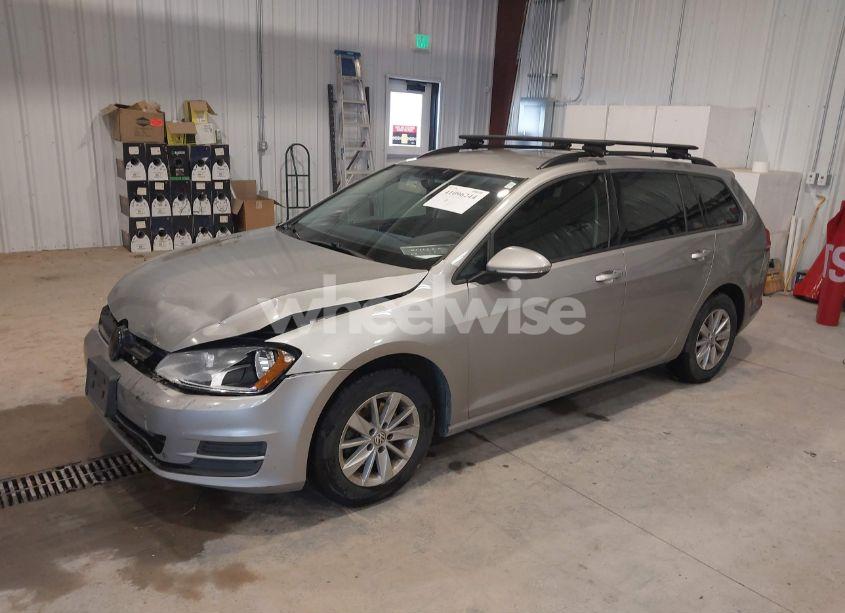 Photo 2 of 2017 Volkswagen Golf SPORTWAGEN TSI S (VIN 3VWC17AU2HM504320)