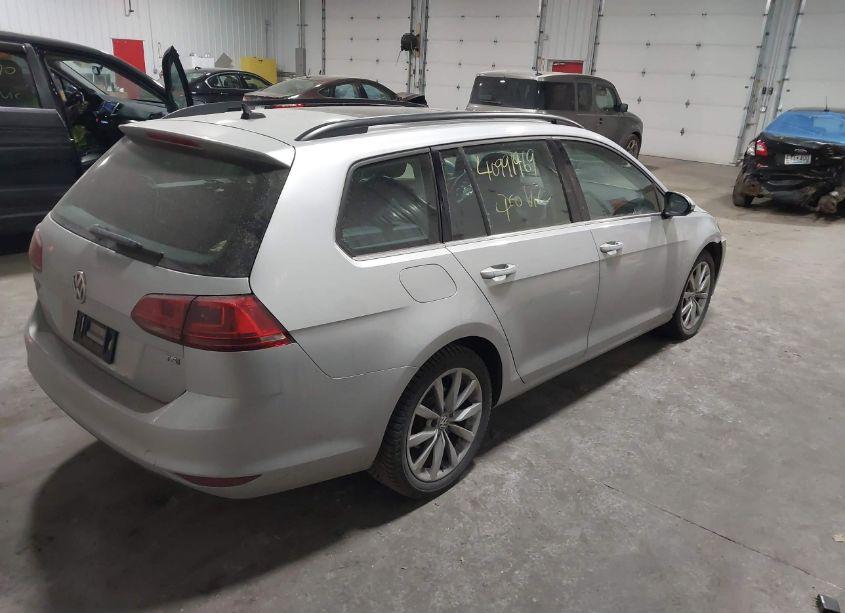 Photo 4 of 2016 Volkswagen Golf SPORTWAGEN TSI SE 4-DOOR (VIN 3VWC17AU3GM503451)
