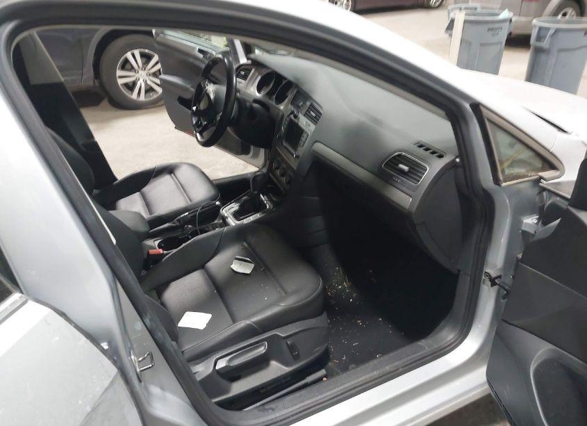 Photo 5 of 2016 Volkswagen Golf SPORTWAGEN TSI SE 4-DOOR (VIN 3VWC17AU3GM503451)