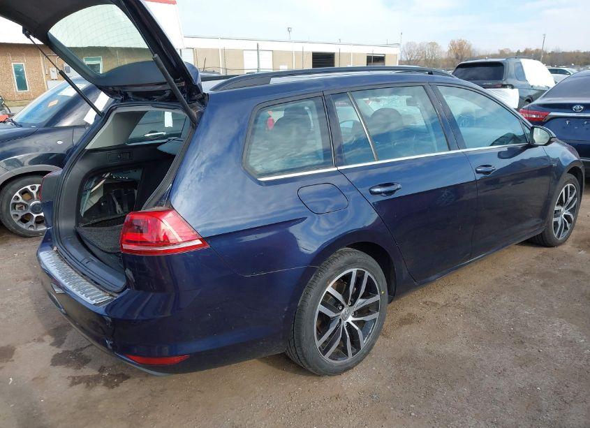 Photo 4 of 2016 Volkswagen Golf SPORTWAGEN TSI LIMITED EDITION (VIN 3VWC17AU3GM519696)