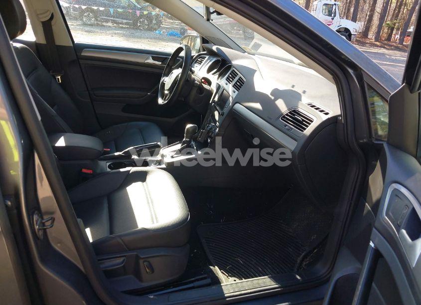 Photo 5 of 2017 Volkswagen Golf SPORTWAGEN TSI S/TSI SE/TSI SEL (VIN 3VWC17AU6HM501548)