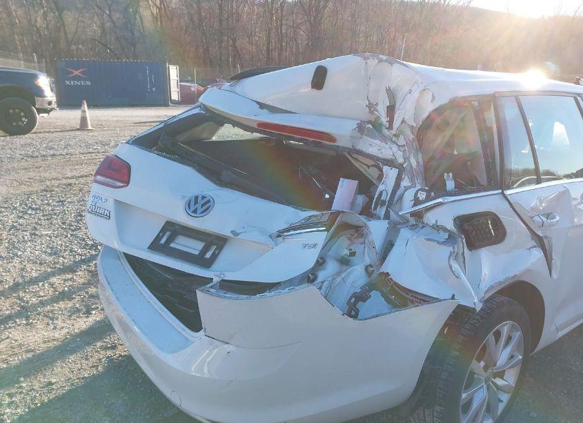 Photo 6 of 2016 Volkswagen Golf SPORTWAGEN TSI LIMITED EDITION/TSI S 4-DOOR/TSI SE 4-DOOR/TSI SEL 4-DOOR (VIN 3VWC17AU7GM513464)