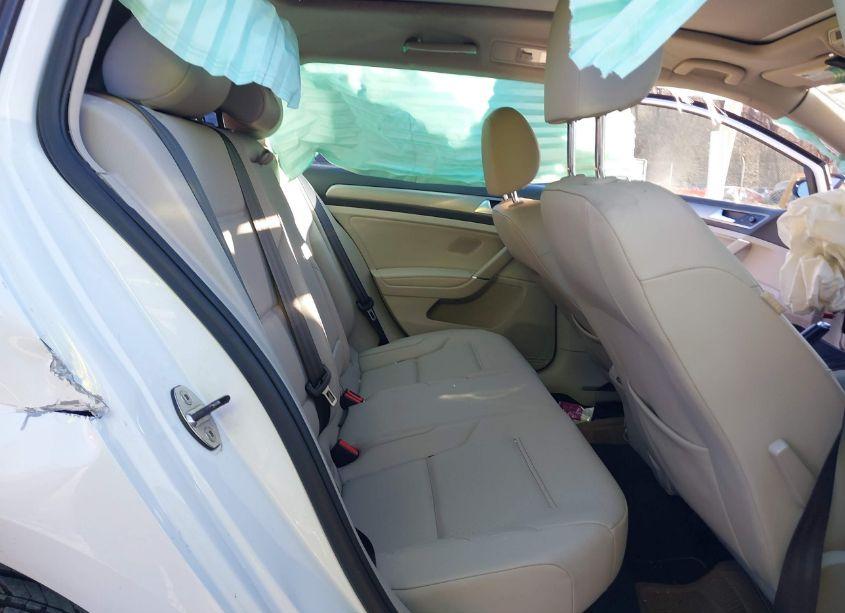 Photo 8 of 2016 Volkswagen Golf SPORTWAGEN TSI LIMITED EDITION/TSI S 4-DOOR/TSI SE 4-DOOR/TSI SEL 4-DOOR (VIN 3VWC17AU7GM513464)