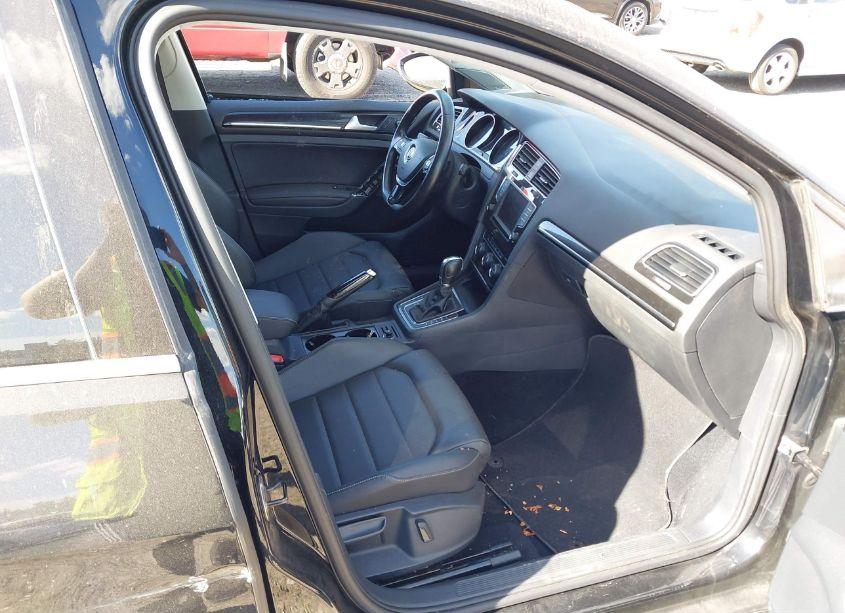 Photo 5 of 2016 Volkswagen Golf SPORTWAGEN TSI SEL 4-DOOR (VIN 3VWC17AU8GM517572)