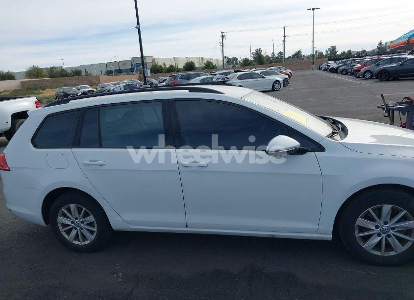 Photo 13 of 2017 Volkswagen Golf SPORTWAGEN TSI S (VIN 3VWC17AU8HM504161)