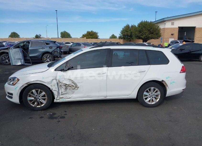 Photo 14 of 2017 Volkswagen Golf SPORTWAGEN TSI S (VIN 3VWC17AU8HM504161)