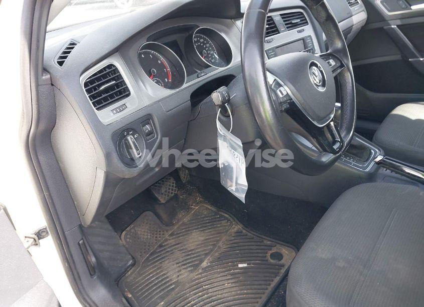 Photo 17 of 2017 Volkswagen Golf SPORTWAGEN TSI S (VIN 3VWC17AU8HM504161)