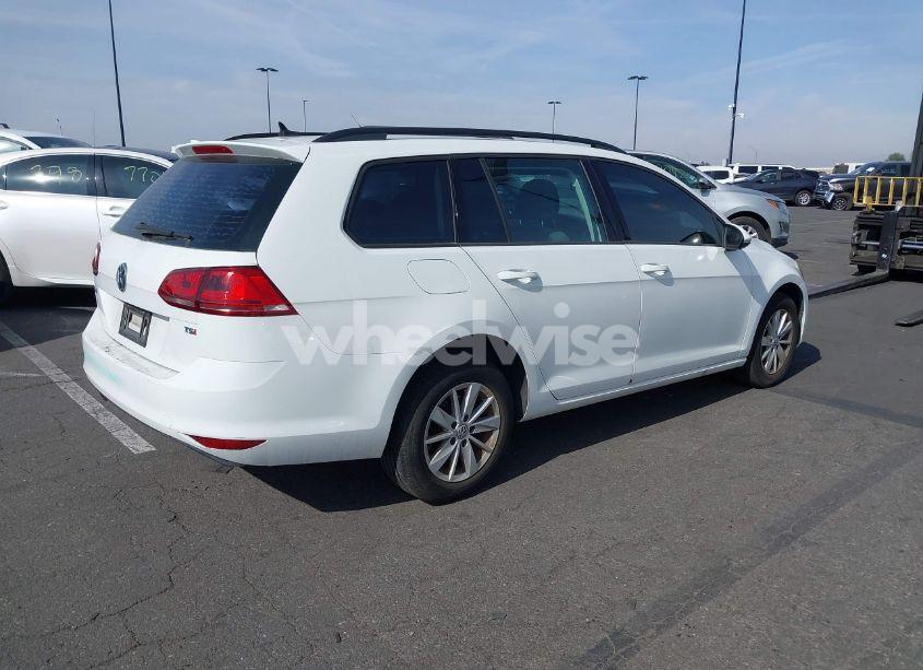 Photo 4 of 2017 Volkswagen Golf SPORTWAGEN TSI S (VIN 3VWC17AU8HM504161)