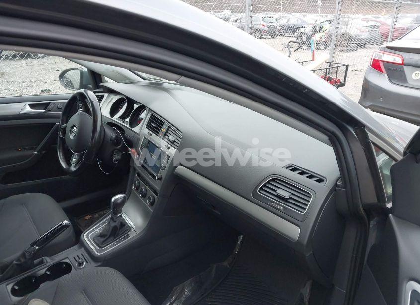 Photo 5 of 2016 Volkswagen Golf SPORTWAGEN TSI S 4-DOOR (VIN 3VWC17AU9GM509061)