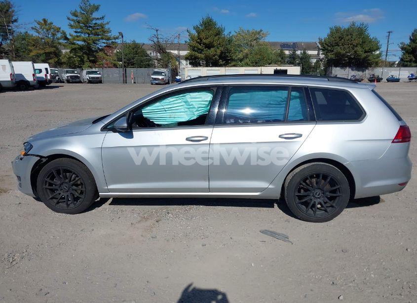 Photo 14 of 2017 Volkswagen Golf SPORTWAGEN TSI S (VIN 3VWC17AU9HM501625)