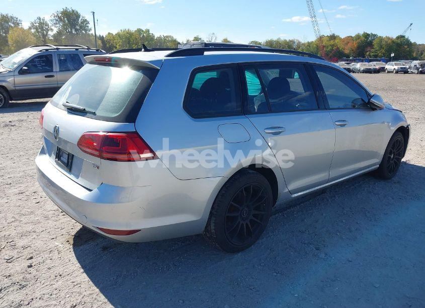 Photo 4 of 2017 Volkswagen Golf SPORTWAGEN TSI S (VIN 3VWC17AU9HM501625)