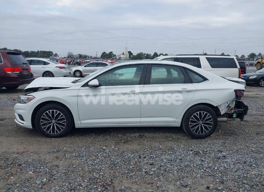 Photo 15 of 2019 Volkswagen Jetta 1.4T R-LINE/1.4T S/1.4T SE (VIN 3VWC57BU0KM010001)