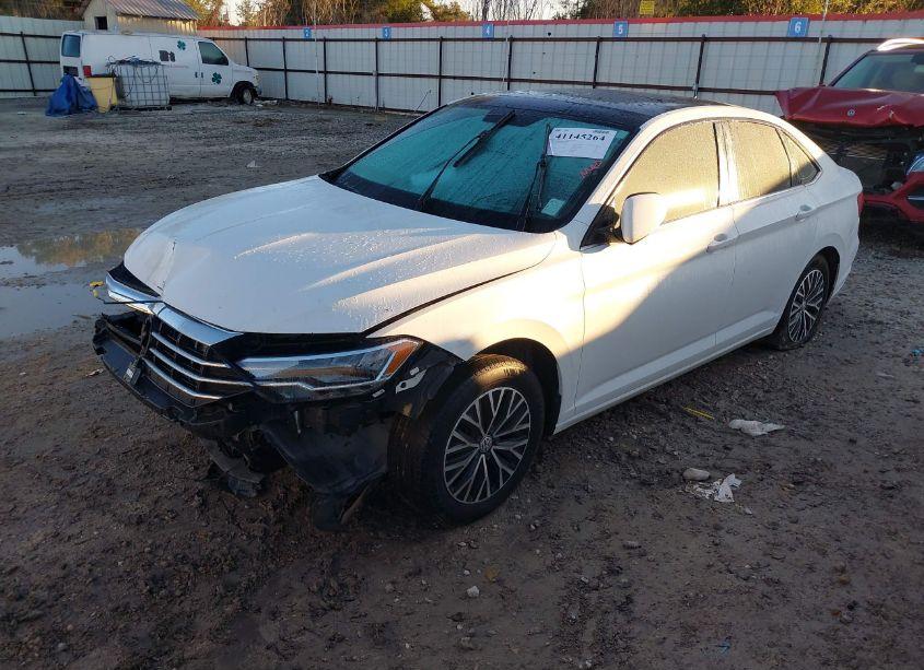 Photo 2 of 2019 Volkswagen Jetta 1.4T R-LINE/1.4T S/1.4T SE (VIN 3VWC57BU0KM069193)