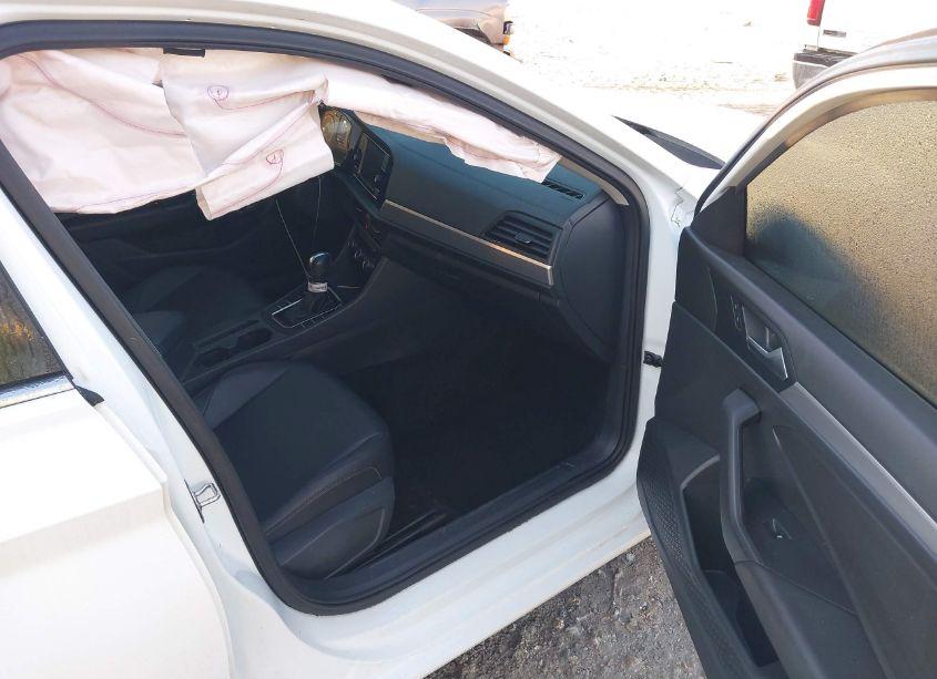 Photo 5 of 2019 Volkswagen Jetta 1.4T R-LINE/1.4T S/1.4T SE (VIN 3VWC57BU0KM069193)