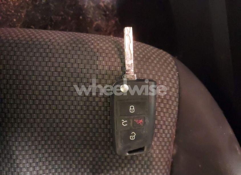 Photo 11 of 2019 Volkswagen Jetta (VIN 3VWC57BU0KM081005)